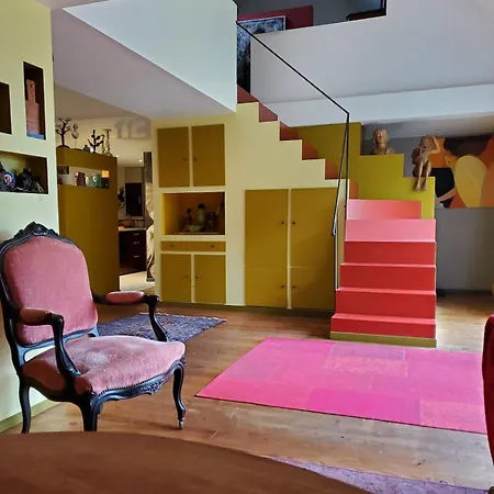 Artist's House For Rent Ferienhaus